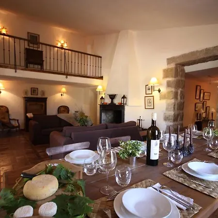 Les Anciennes Ecuries, Belle Pour 12 Personnes Au Coeur D'un Vignoble Avec Piscine Sartène