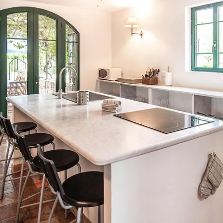 Les Anciennes Ecuries, Belle Pour 12 Personnes Au Coeur D'un Vignoble Avec Piscine Villa