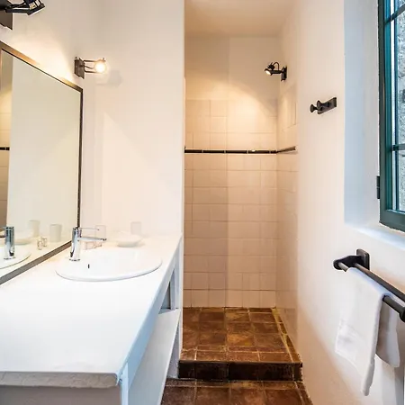 Villa Les Anciennes Ecuries, Belle Pour 12 Personnes Au Coeur D'un Vignoble Avec Piscine *