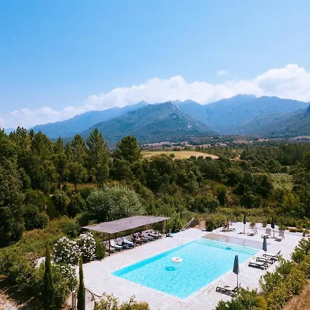 Les Anciennes Ecuries, Belle Pour 12 Personnes Au Coeur D'un Vignoble Avec Piscine Sartene (Corsica)