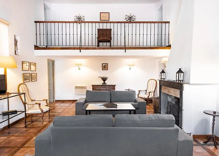 Les Anciennes écuries, Belle Pour 12 Personnes Au Coeur D'un Vignoble Avec Piscine Villa Sartène