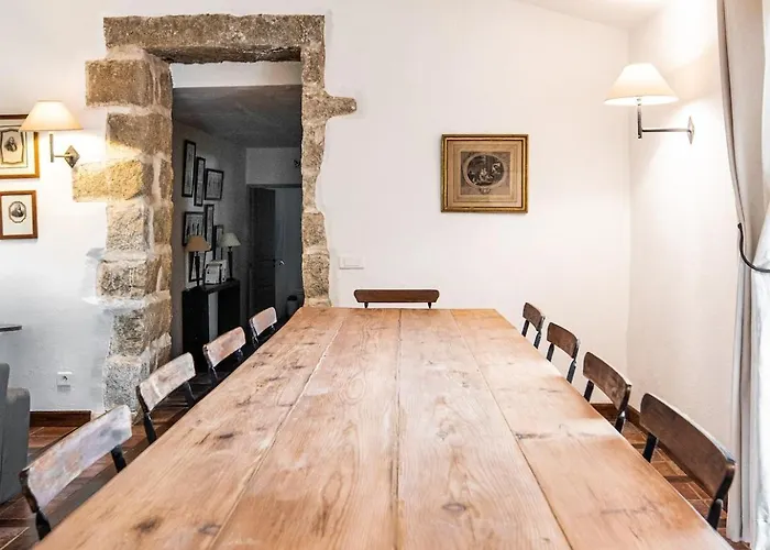 Villa Les Anciennes écuries, Belle Pour 12 Personnes Au Coeur D'un Vignoble Avec Piscine