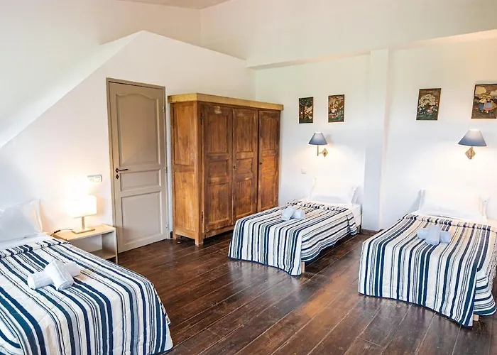 Les Anciennes écuries, Belle Pour 12 Personnes Au Coeur D'un Vignoble Avec Piscine Villa Sartène